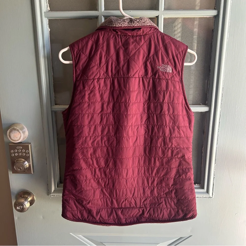 The North Face Puffer Vest Fuzzy Sherpa Outdoor Coat Water Repellent Burgundy S
